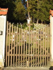 Friedhofskreuz im Dultfriedhof